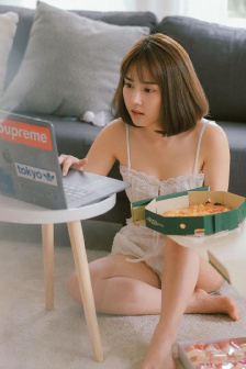 劳拉